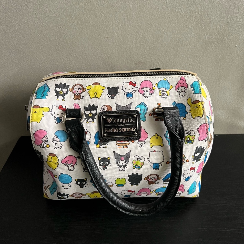 VERY RARE Loungefly loves Sanrio AOP Character Crossbody Purse Bag Satchel HEART